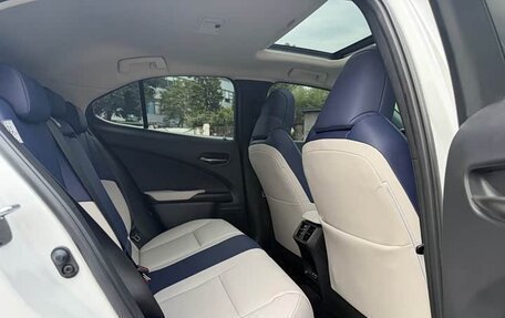 Lexus UX I, 2022 год, 2 864 100 рублей, 16 фотография