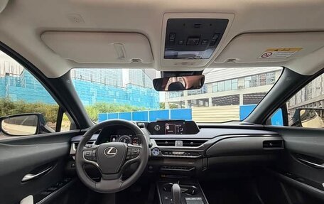 Lexus UX I, 2022 год, 2 864 100 рублей, 14 фотография