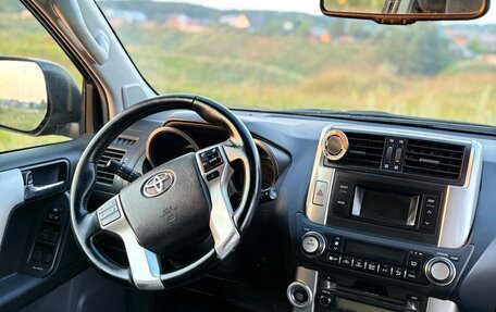 Toyota Land Cruiser Prado 150 рестайлинг 2, 2013 год, 2 500 000 рублей, 9 фотография