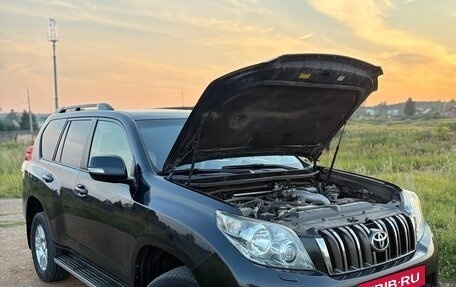 Toyota Land Cruiser Prado 150 рестайлинг 2, 2013 год, 2 500 000 рублей, 11 фотография