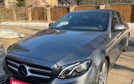 Mercedes-Benz E-Класс, 2018 год, 4 000 000 рублей, 12 фотография