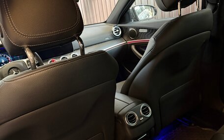 Mercedes-Benz E-Класс, 2018 год, 4 000 000 рублей, 26 фотография