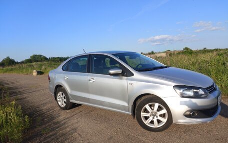 Volkswagen Polo VI (EU Market), 2014 год, 800 000 рублей, 2 фотография