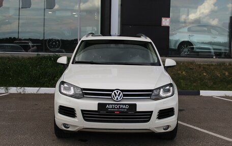 Volkswagen Touareg III, 2011 год, 1 720 000 рублей, 2 фотография