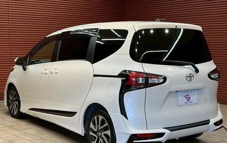 Toyota Sienta II, 2022 год, 1 087 000 рублей, 7 фотография