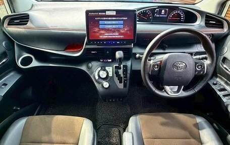 Toyota Sienta II, 2022 год, 1 087 000 рублей, 10 фотография