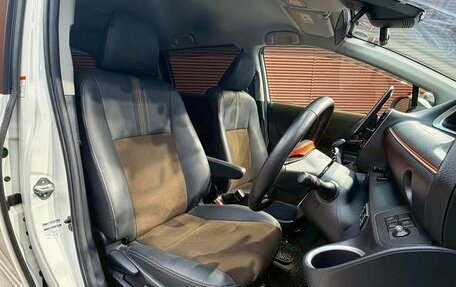Toyota Sienta II, 2022 год, 1 087 000 рублей, 9 фотография