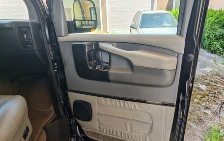 GMC Savana I, 2008 год, 2 800 000 рублей, 18 фотография