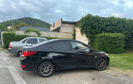 Hyundai Solaris II рестайлинг, 2015 год, 800 000 рублей, 4 фотография