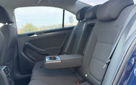 Volkswagen Jetta VI, 2011 год, 820 000 рублей, 16 фотография