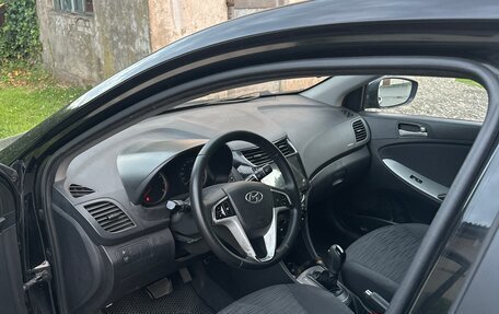 Hyundai Solaris II рестайлинг, 2015 год, 800 000 рублей, 7 фотография