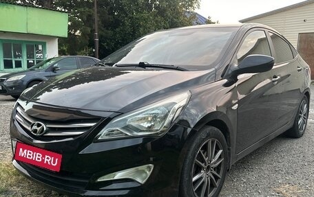 Hyundai Solaris II рестайлинг, 2015 год, 800 000 рублей, 5 фотография