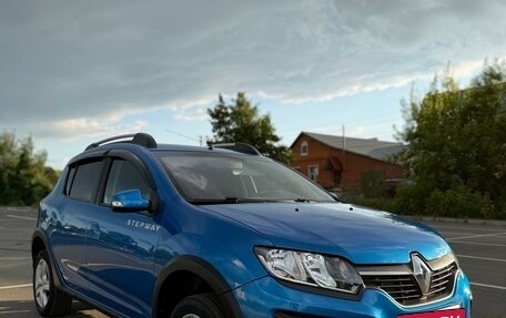 Renault Sandero II рестайлинг, 2016 год, 999 000 рублей, 2 фотография