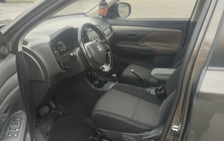Mitsubishi Outlander III рестайлинг 3, 2015 год, 1 770 000 рублей, 24 фотография