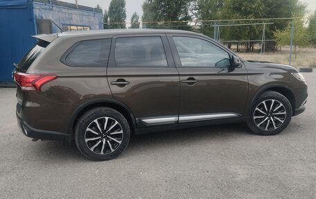Mitsubishi Outlander III рестайлинг 3, 2015 год, 1 770 000 рублей, 21 фотография