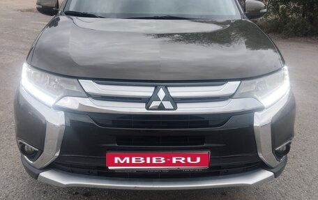 Mitsubishi Outlander III рестайлинг 3, 2015 год, 1 770 000 рублей, 17 фотография