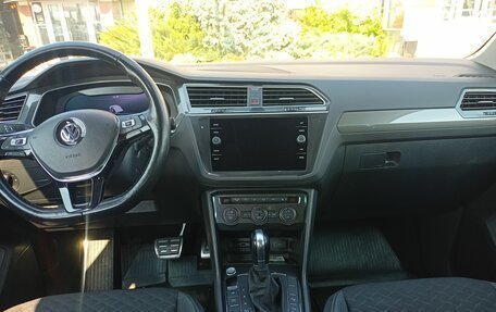 Volkswagen Tiguan II, 2018 год, 2 560 000 рублей, 13 фотография