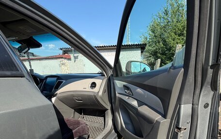 Chevrolet Cruze II, 2009 год, 430 000 рублей, 7 фотография