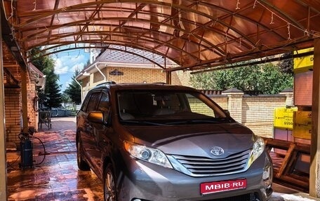 Toyota Sienna III, 2016 год, 3 200 000 рублей, 1 фотография