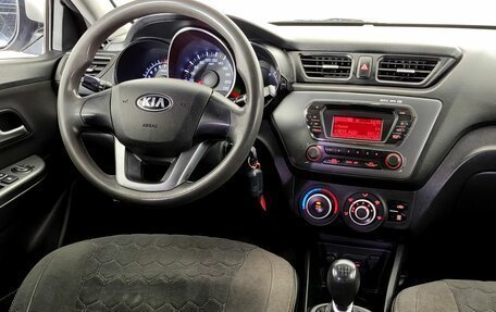 KIA Rio III рестайлинг, 2013 год, 800 000 рублей, 10 фотография