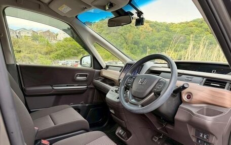 Honda Freed II, 2022 год, 1 175 000 рублей, 8 фотография