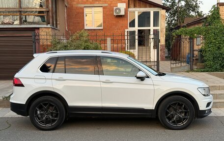Volkswagen Tiguan II, 2020 год, 3 000 000 рублей, 5 фотография