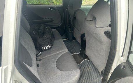 Honda Fit III, 2001 год, 300 000 рублей, 10 фотография