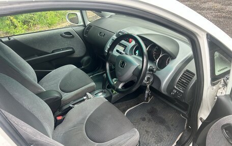Honda Fit III, 2001 год, 300 000 рублей, 9 фотография