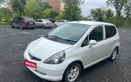 Honda Fit III, 2001 год, 300 000 рублей, 8 фотография