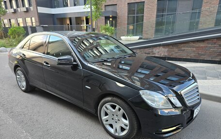 Mercedes-Benz E-Класс, 2010 год, 1 090 000 рублей, 6 фотография