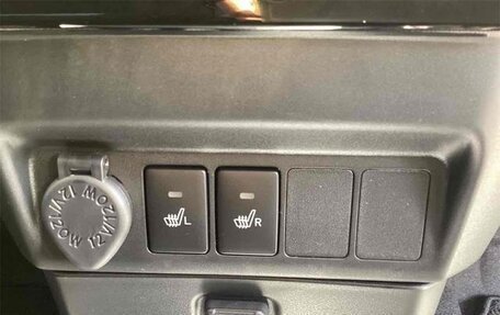 Toyota Roomy I, 2023 год, 792 000 рублей, 11 фотография