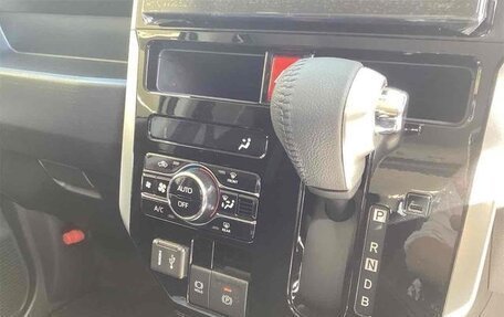 Toyota Roomy I, 2023 год, 792 000 рублей, 10 фотография