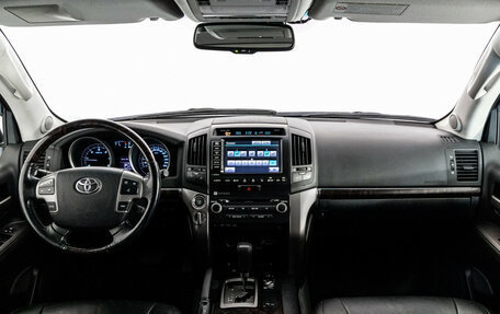 Toyota Land Cruiser 200, 2011 год, 2 599 000 рублей, 11 фотография