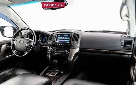 Toyota Land Cruiser 200, 2011 год, 2 599 000 рублей, 10 фотография