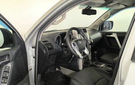 Toyota Land Cruiser Prado 150 рестайлинг 2, 2011 год, 2 500 000 рублей, 7 фотография