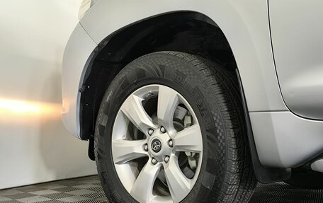 Toyota Land Cruiser Prado 150 рестайлинг 2, 2011 год, 2 500 000 рублей, 16 фотография