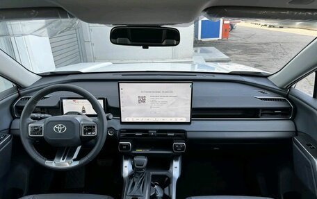 Toyota RAV4, 2025 год, 4 170 000 рублей, 7 фотография
