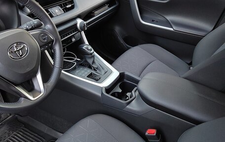 Toyota RAV4, 2021 год, 3 500 000 рублей, 4 фотография