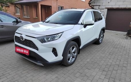 Toyota RAV4, 2021 год, 3 500 000 рублей, 2 фотография