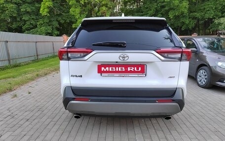 Toyota RAV4, 2021 год, 3 500 000 рублей, 9 фотография