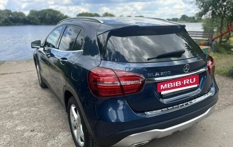 Mercedes-Benz GLA, 2019 год, 2 500 000 рублей, 16 фотография