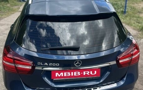 Mercedes-Benz GLA, 2019 год, 2 500 000 рублей, 18 фотография