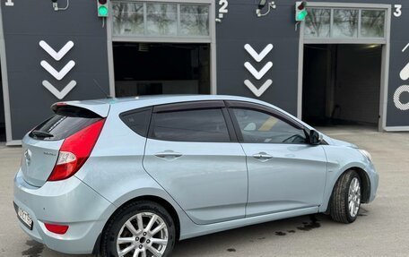 Hyundai Solaris II рестайлинг, 2012 год, 750 000 рублей, 2 фотография