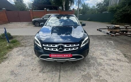 Mercedes-Benz GLA, 2019 год, 2 500 000 рублей, 29 фотография