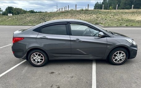 Hyundai Solaris II рестайлинг, 2012 год, 800 000 рублей, 8 фотография