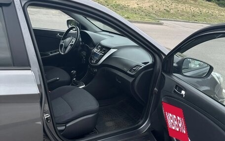 Hyundai Solaris II рестайлинг, 2012 год, 800 000 рублей, 4 фотография