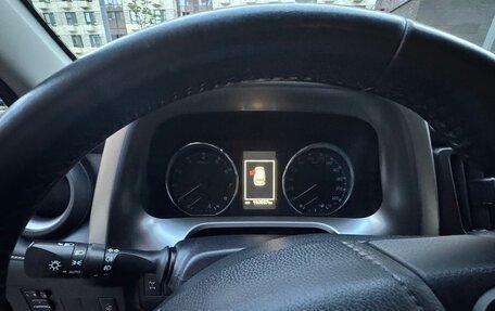 Toyota RAV4, 2017 год, 2 370 000 рублей, 6 фотография