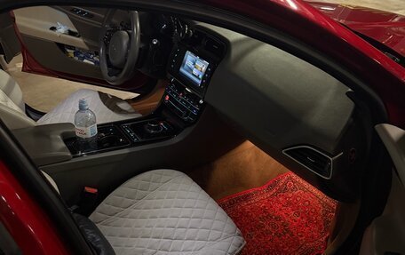 Jaguar XE I рестайлинг, 2016 год, 1 950 000 рублей, 12 фотография