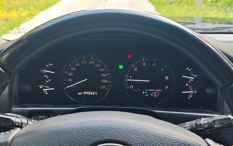 Toyota Land Cruiser 100 рестайлинг 2, 2003 год, 2 200 000 рублей, 11 фотография
