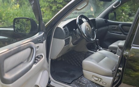 Toyota Land Cruiser 100 рестайлинг 2, 2003 год, 2 200 000 рублей, 9 фотография